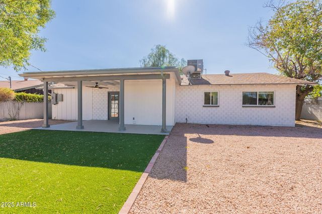 8202 E PICCADILLY Road, Scottsdale, AZ 85251