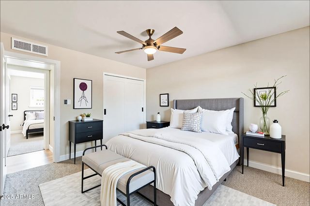 8202 E PICCADILLY Road, Scottsdale, AZ 85251