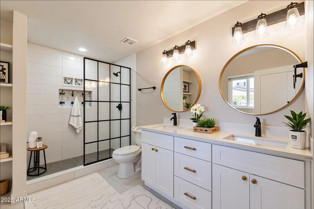 8202 E PICCADILLY Road, Scottsdale, AZ 85251