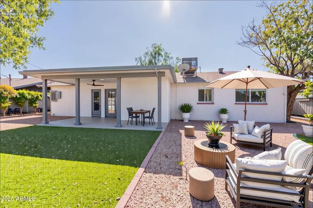 8202 E PICCADILLY Road, Scottsdale, AZ 85251