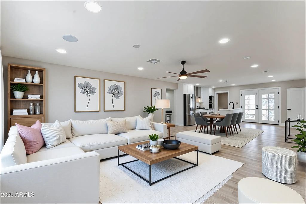 8202 E PICCADILLY Road, Scottsdale, AZ 85251