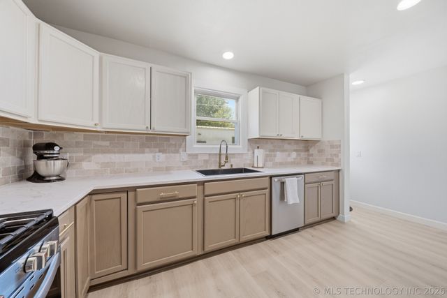 411 N Hodge Street, Sapulpa, OK 74066
