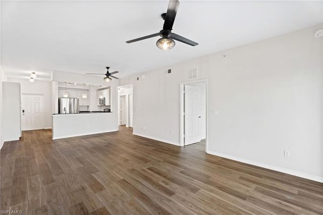 1076 Winding Pines CIR 101, Cape Coral, FL 33909