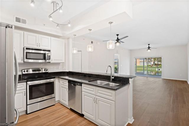 1076 Winding Pines CIR 101, Cape Coral, FL 33909