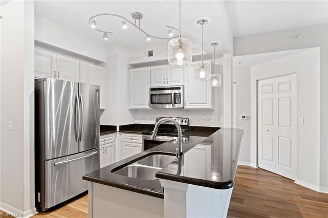 1076 Winding Pines CIR 101, Cape Coral, FL 33909