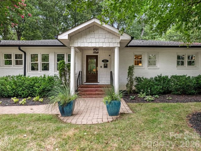2652 Knollwood Road, Charlotte, NC 28211