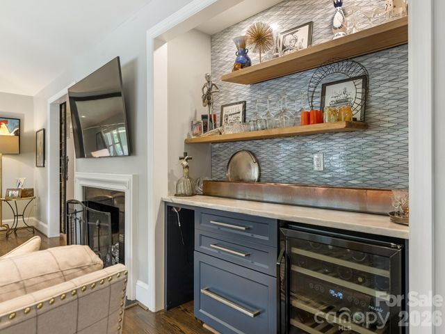 2652 Knollwood Road, Charlotte, NC 28211