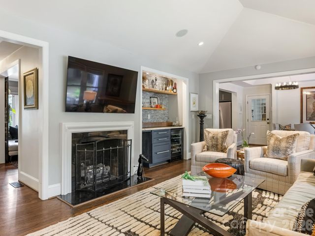 2652 Knollwood Road, Charlotte, NC 28211