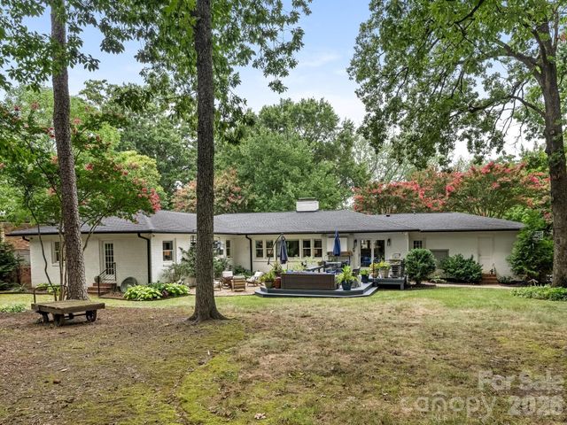 2652 Knollwood Road, Charlotte, NC 28211