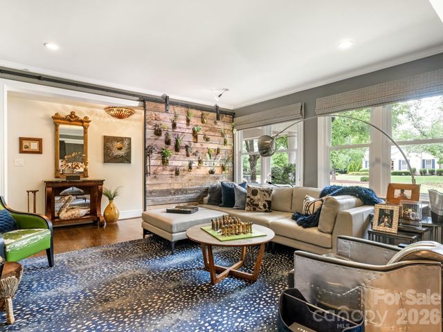 2652 Knollwood Road, Charlotte, NC 28211