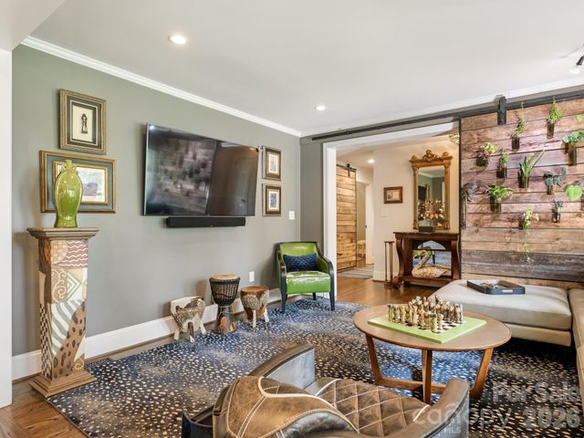 2652 Knollwood Road, Charlotte, NC 28211