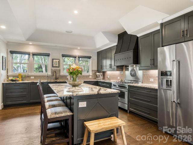 2652 Knollwood Road, Charlotte, NC 28211
