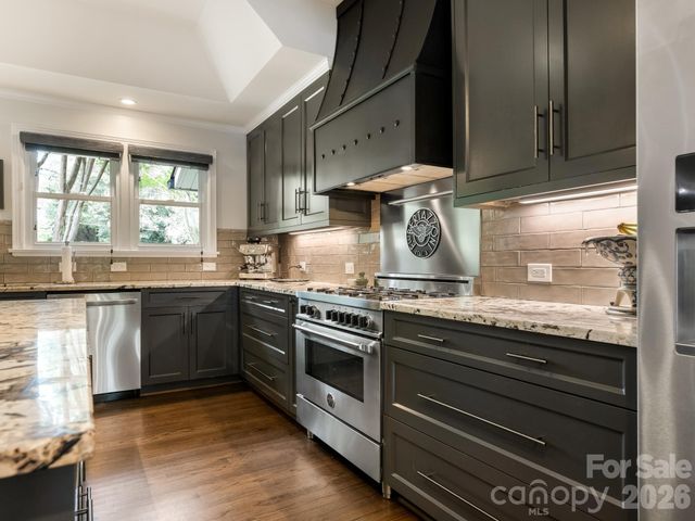 2652 Knollwood Road, Charlotte, NC 28211
