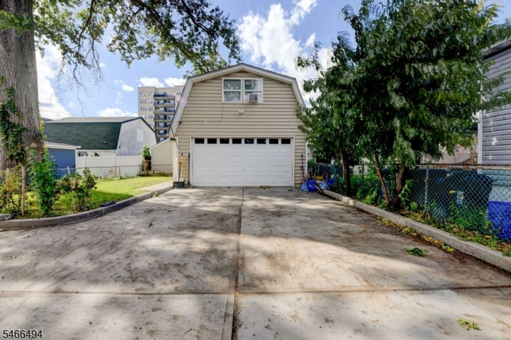 814 Kilsyth Rd 0, Elizabeth City, NJ 07208 — photo 2