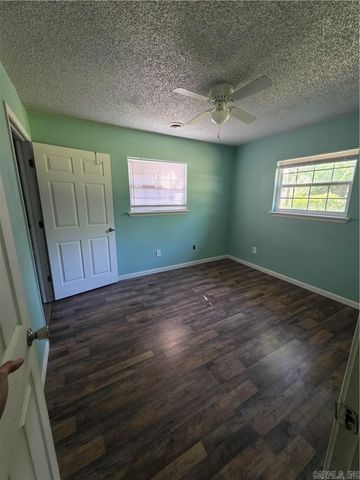 1006 E H, Russellville, AR 72801