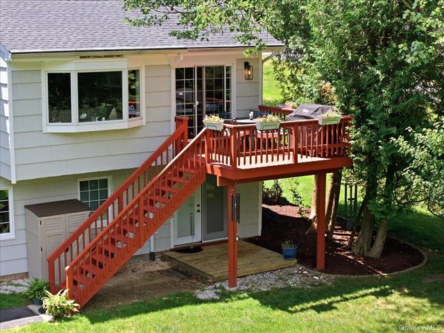 15 Watergate Drive, Amawalk, NY 10501