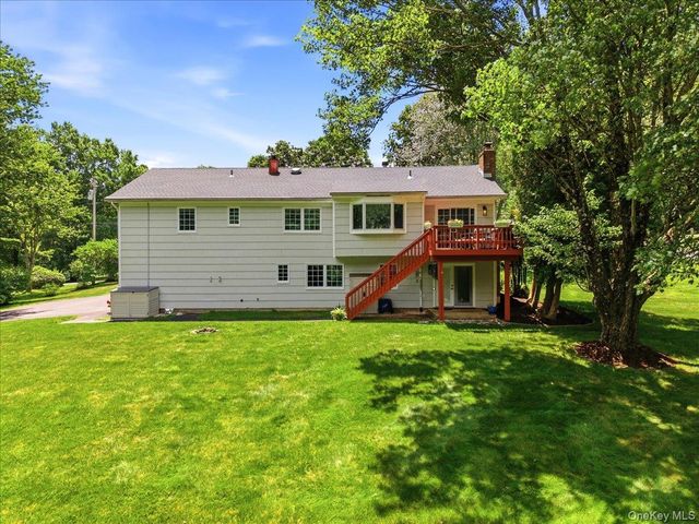 15 Watergate Drive, Amawalk, NY 10501