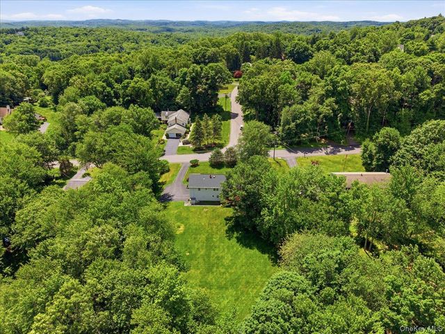 15 Watergate Drive, Amawalk, NY 10501