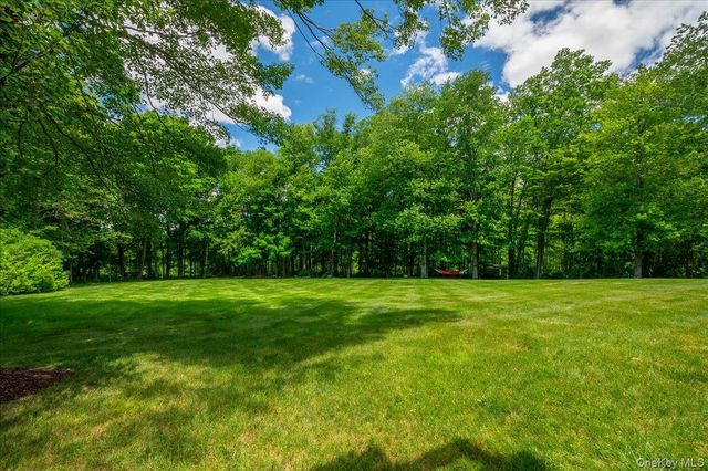15 Watergate Drive, Amawalk, NY 10501
