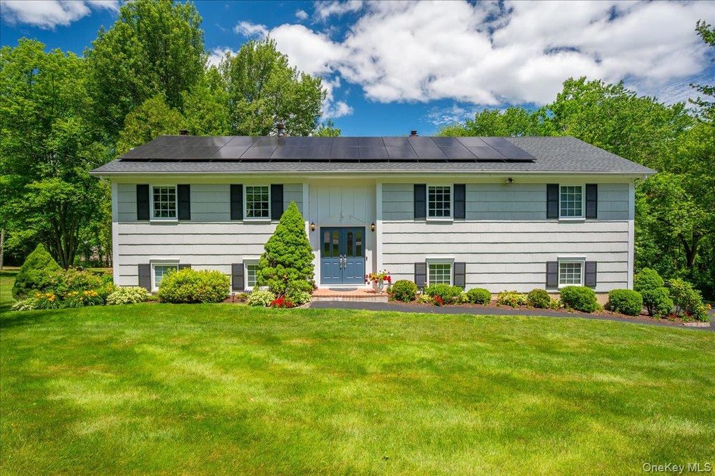 15 Watergate Drive, Amawalk, NY 10501