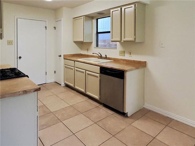 1919 Klattenhoff DR, Austin, TX 78728