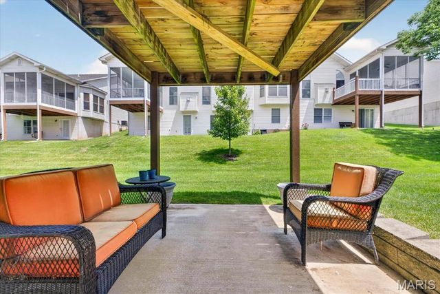 317 Gullane Drive, St Charles, MO 63301