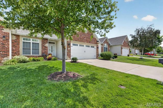 317 Gullane Drive, St Charles, MO 63301