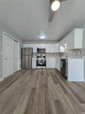 219 E Clarinet Boulevard, Elkhart, IN 46516