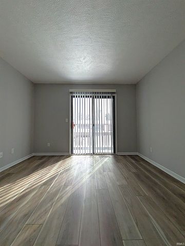 219 E Clarinet Boulevard, Elkhart, IN 46516