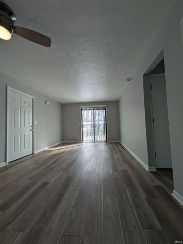 219 E Clarinet Boulevard, Elkhart, IN 46516