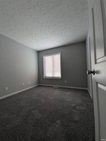 219 E Clarinet Boulevard, Elkhart, IN 46516