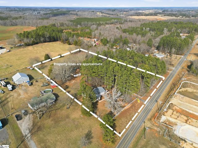 936 Miller Road, Woodruff, SC 29388