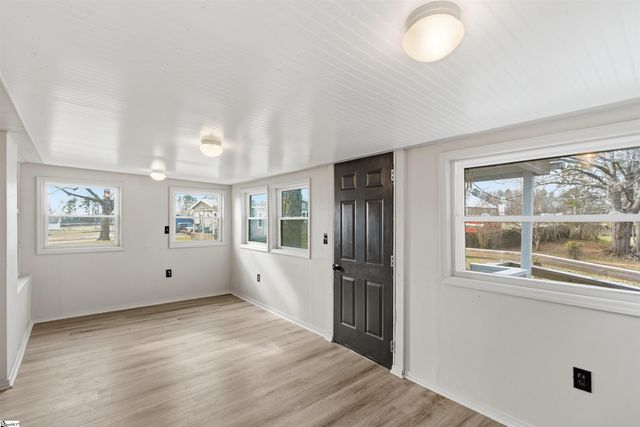 936 Miller Road, Woodruff, SC 29388