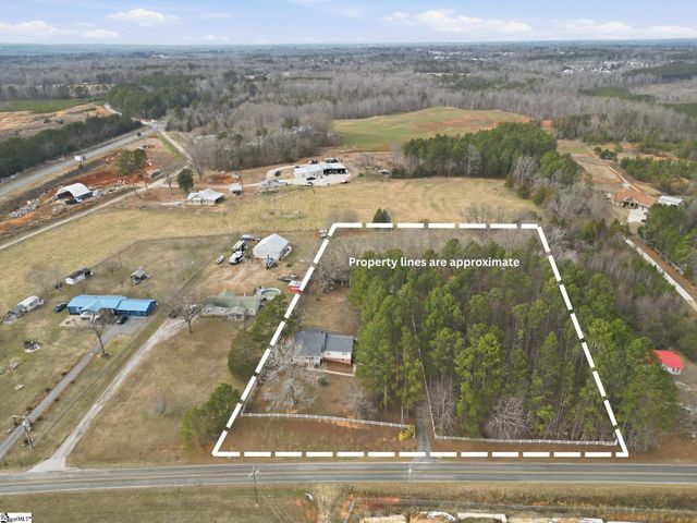 936 Miller Road, Woodruff, SC 29388