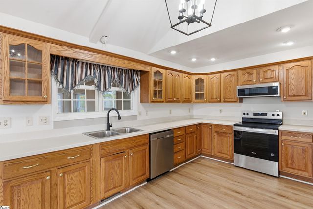 936 Miller Road, Woodruff, SC 29388