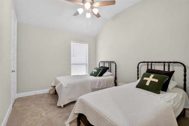 100 Peach Orchard LN, Georgetown, TX 78628