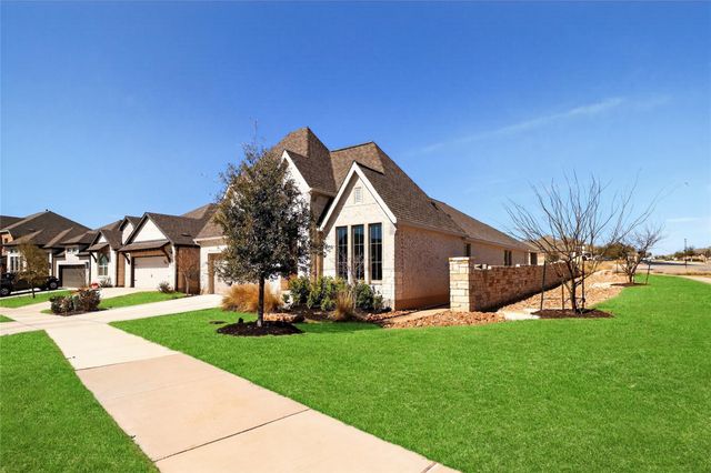 100 Peach Orchard LN, Georgetown, TX 78628