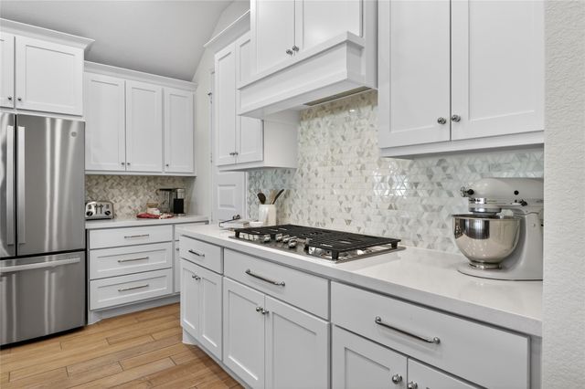 100 Peach Orchard LN, Georgetown, TX 78628