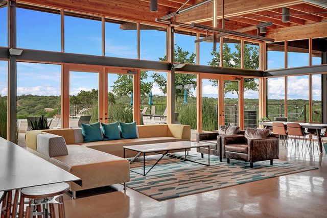 100 Peach Orchard LN, Georgetown, TX 78628