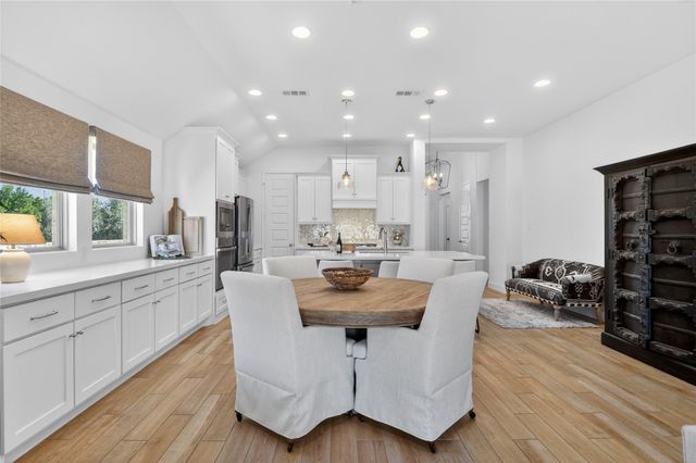 100 Peach Orchard LN, Georgetown, TX 78628