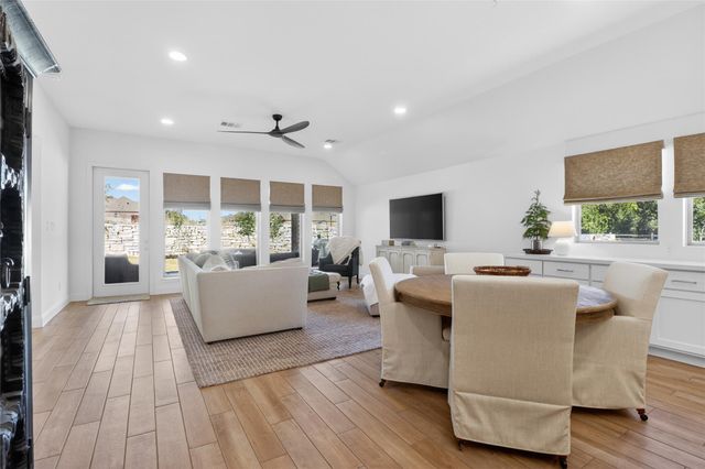 100 Peach Orchard LN, Georgetown, TX 78628