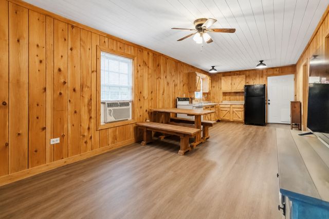 155 COUNTY Road, Burnside, KY 42519