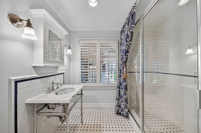 1509 Bedford Dr, Midland, TX 79701