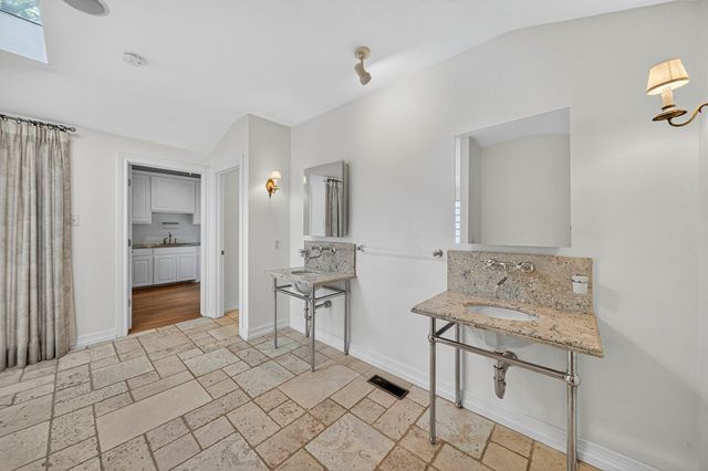 1509 Bedford Dr, Midland, TX 79701