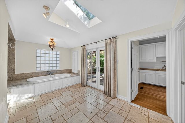 1509 Bedford Dr, Midland, TX 79701