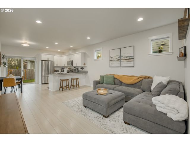 1636 S MIKE Dr, Newberg, OR 97132