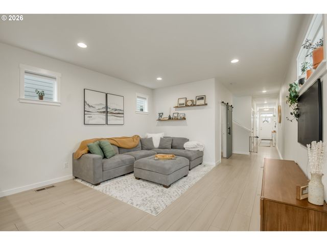 1636 S MIKE Dr, Newberg, OR 97132