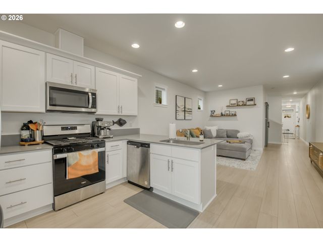 1636 S MIKE Dr, Newberg, OR 97132