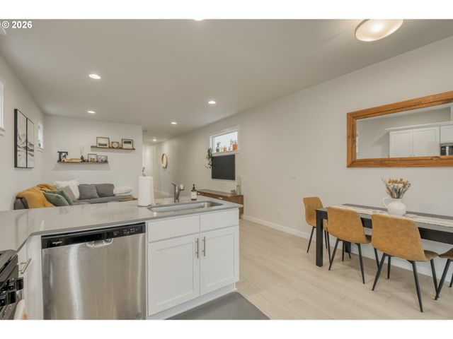 1636 S MIKE Dr, Newberg, OR 97132