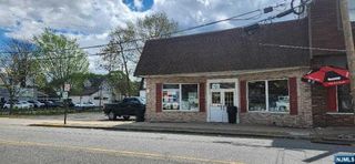 33 E Madison Avenue, Dumont, NJ 07628